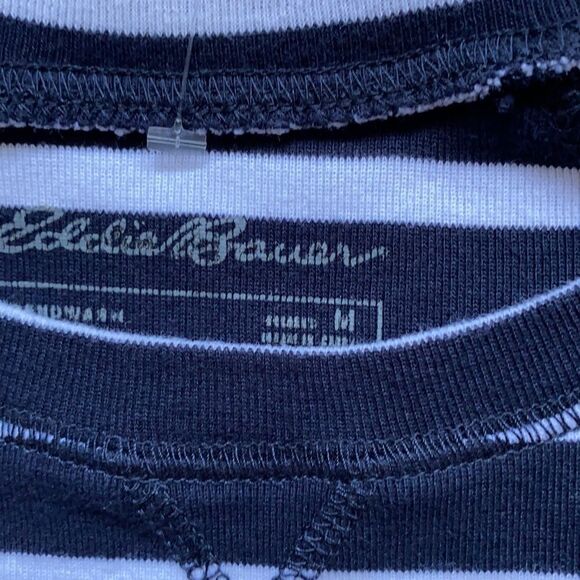Eddie Bauer Top. Size Medium. Navy and white. Excellent condition. - Picture 2 of 4